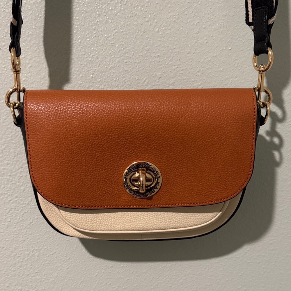 Mark Jacob’s turn lock saddle bag